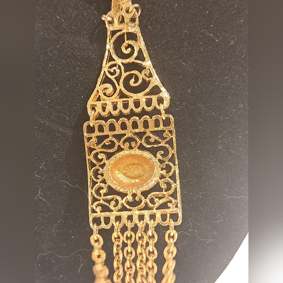 Vintage Ornate Gold Tone Costume Necklace With Coro Gold Tone. - Picture 4 of 7